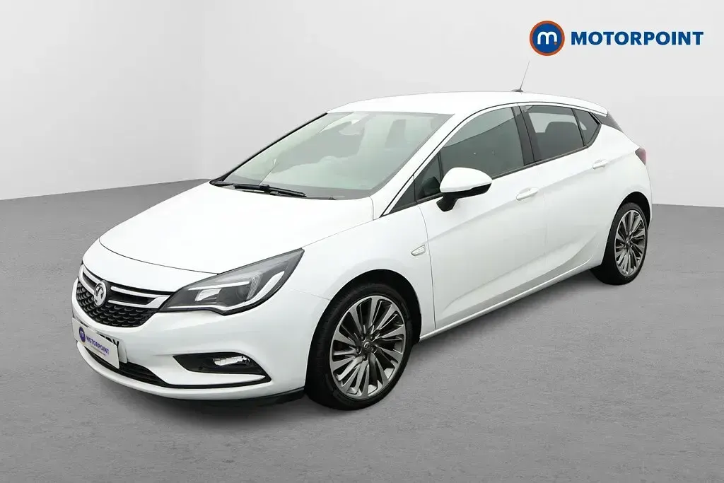 Used Vauxhall Astra 150 HP (110 kW) 2019 White Hatchback