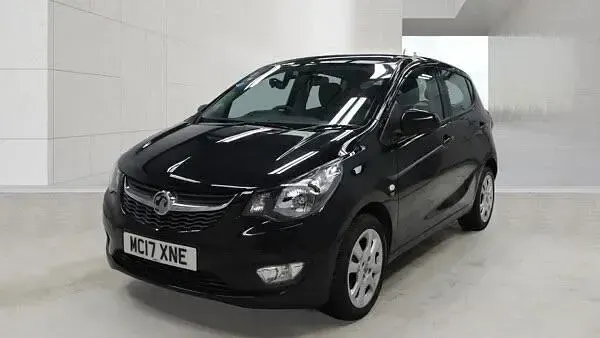 Usado Vauxhall Viva 75 HP (55 kW) 2017 Preto Citadino