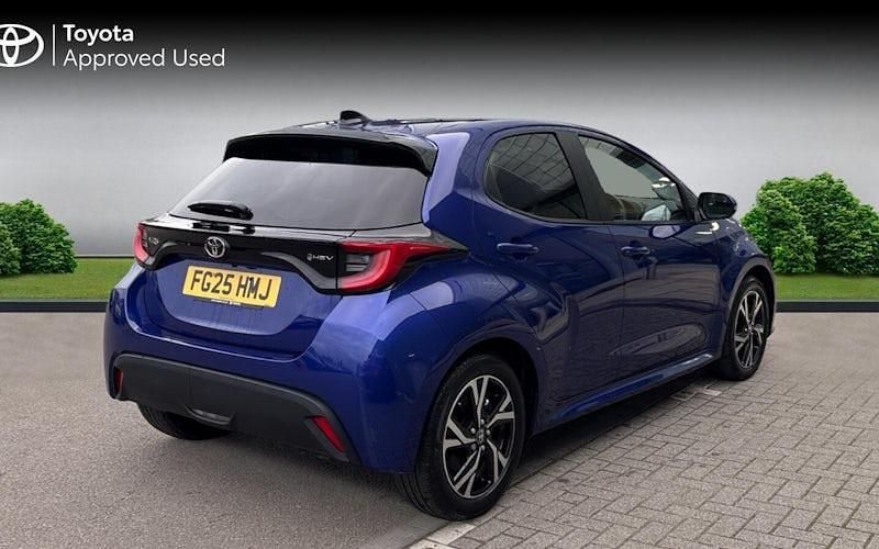 Used Toyota Yaris Hybrid Design 116 HP (85 kW) 2025 Juniper blue Hatchback