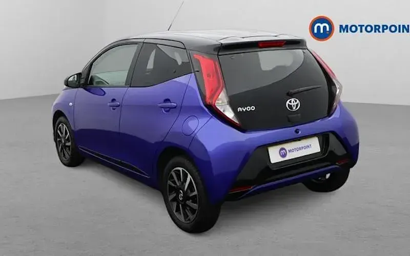 Used Toyota Aygo Trend 72 HP (52 kW) 2021 Blue Hatchback