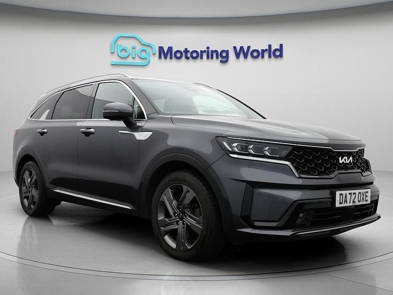 Grey Used 2022 Kia Sorento 2 SUV | £34,200 (Fair price) - Image 1/4