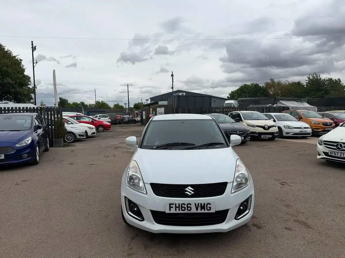 Used Suzuki Swift SZ-L 94 HP (69 kW) 2016 White Hatchback