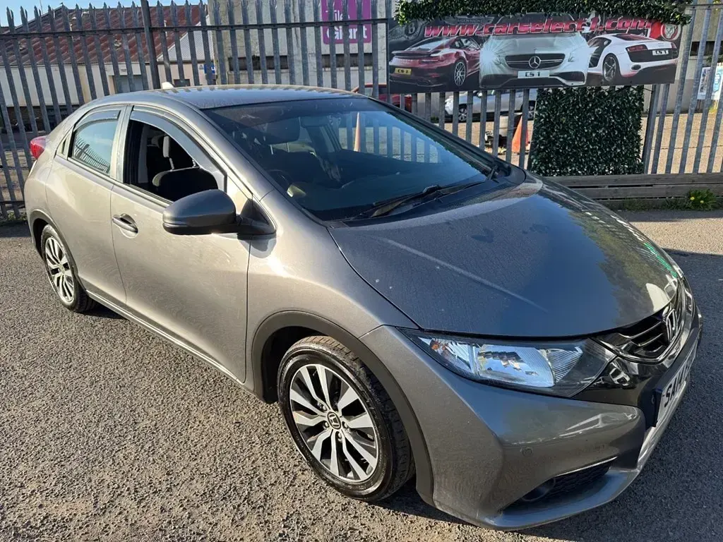 Begagnad Honda Civic SE Plus 120 HK (88 kW) 2014 Grå Halvkombi