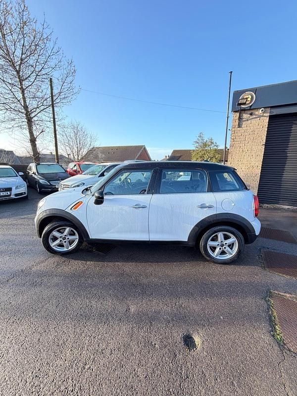 Used Mini ONE 98 HP (72 kW) 2012 White Hatchback