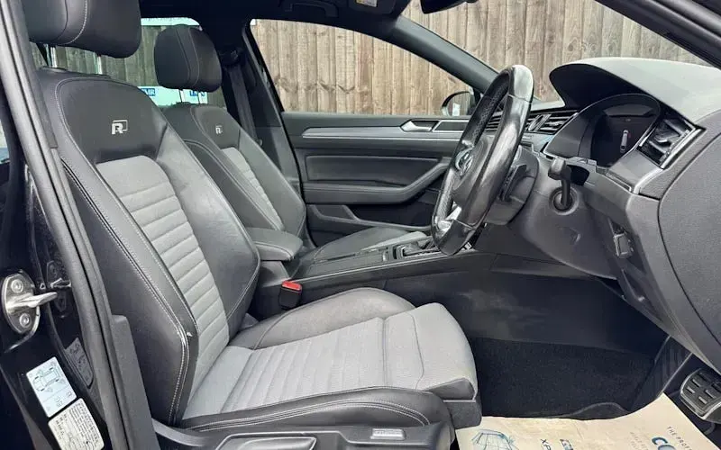 Used VW Passat R-line 150 HP (110 kW) 2019 Black Estate