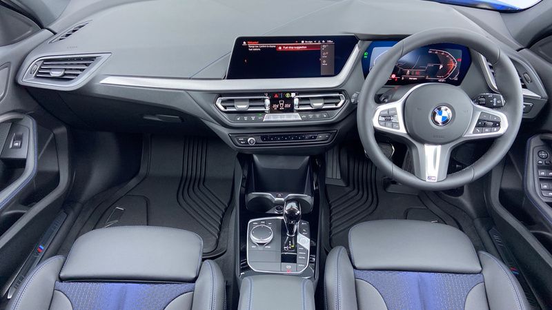 Used BMW 118 M Sport 134 HP (98 kW) 2023 Blue Hatchback