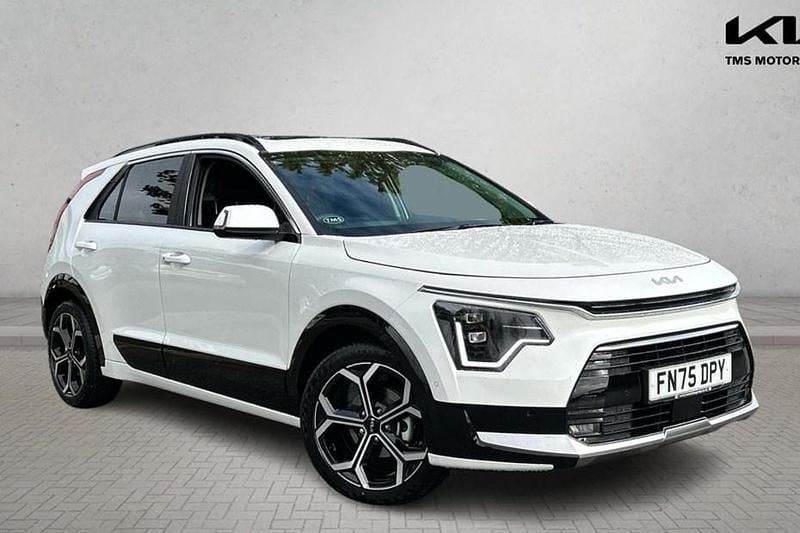 Used Kia Niro 2025 White SUV