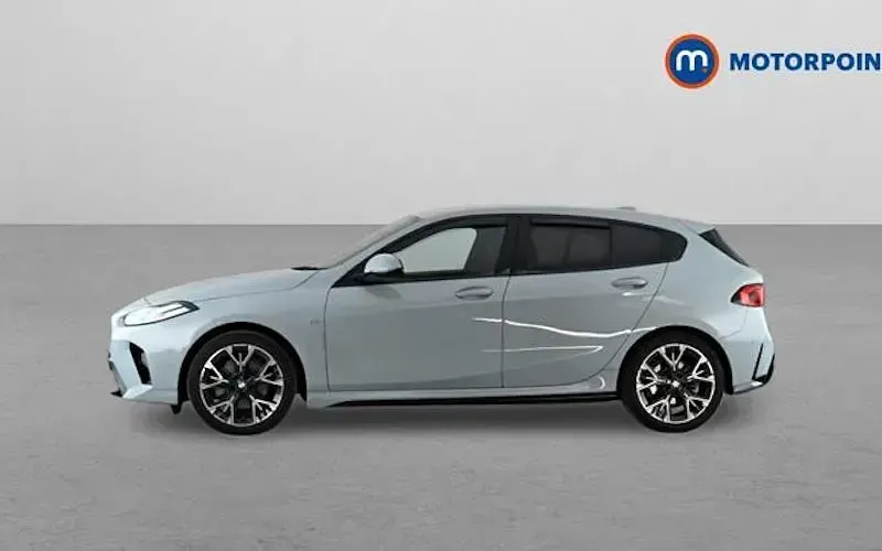 Usado BMW 120 M Sport 156 CV (114 kW) 2025 Gris Utilitario