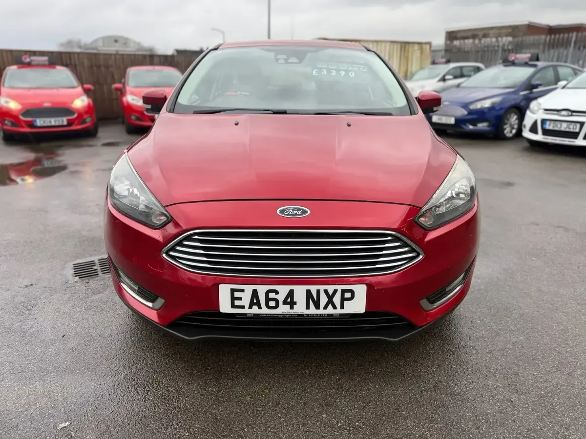 Used Ford Focus Titanium 2014 Red Hatchback