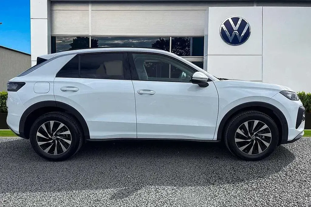 Used VW T-Roc Life 150 HP (110 kW) 2026 White SUV