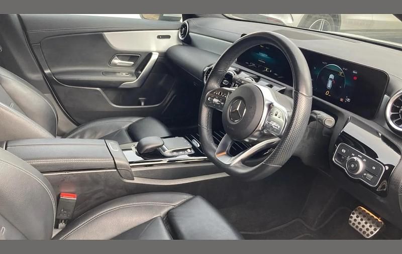 Used Mercedes CLA220 Shooting Brake AMG line 187 HP (137 kW) 2021 White Estate