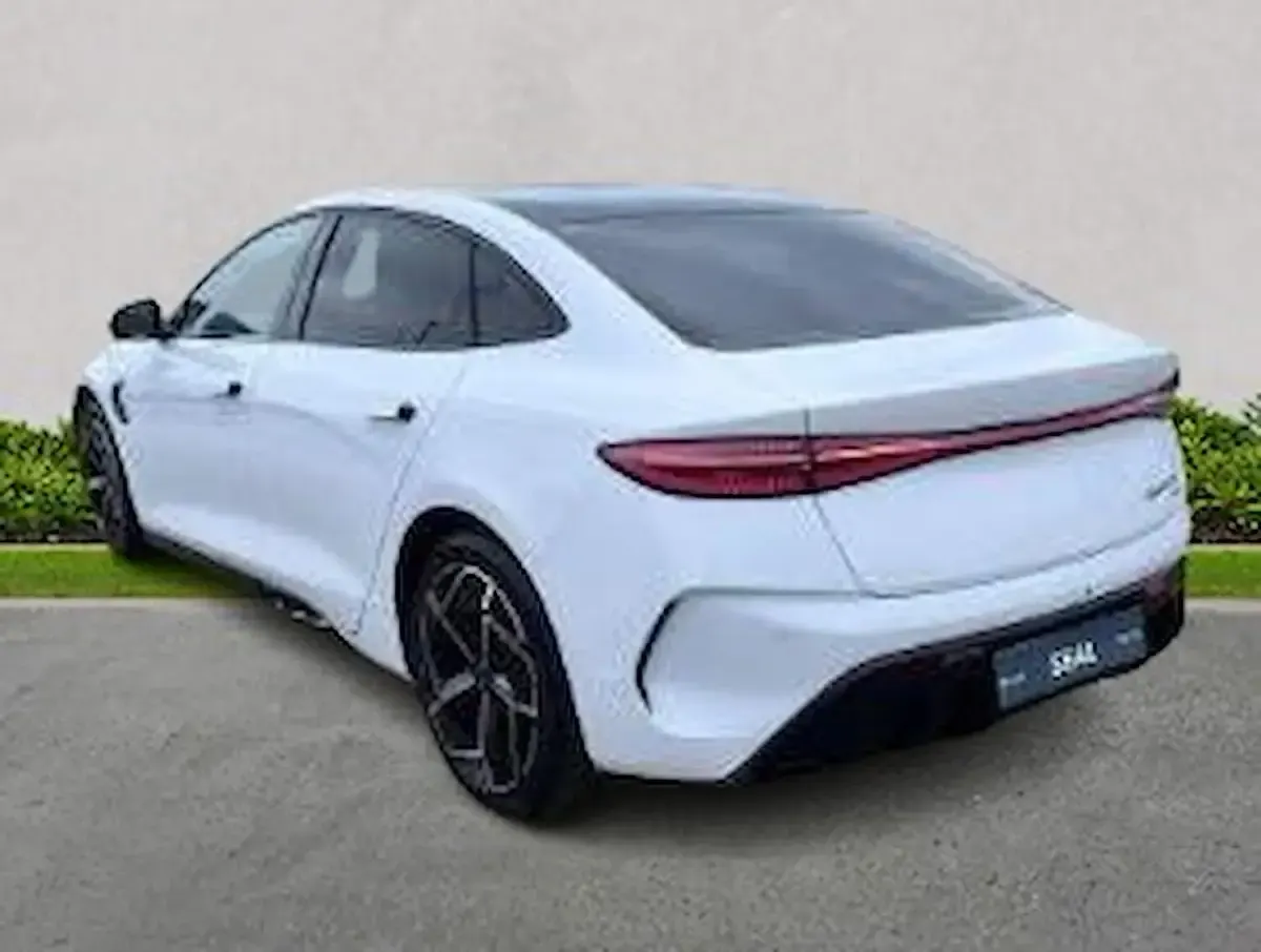 Used BYD Seal 389 kW (530 HP) 2025 White Sedan
