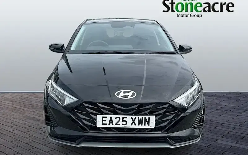 Used Hyundai i20 Premium 101 HP (74 kW) 2025 Black Hatchback