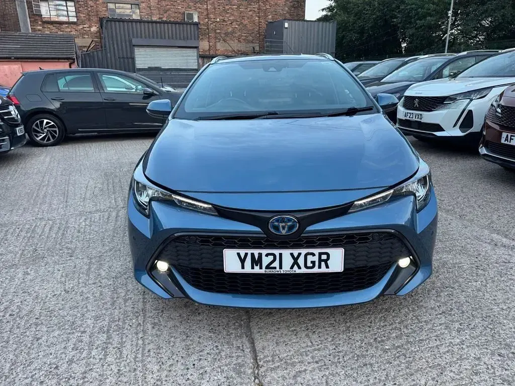 Used Toyota Corolla Design 184 HP (135 kW) 2021 Blue Estate