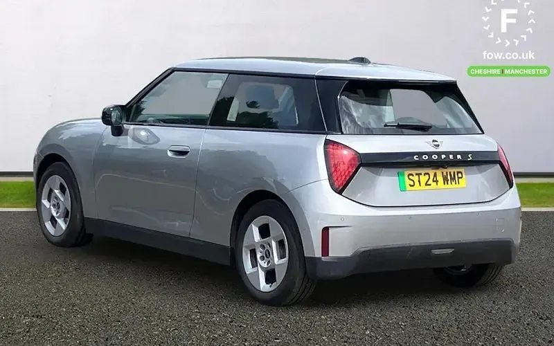 Used Mini Cooper Classic 160 kW (218 HP) 2026 Hatchback