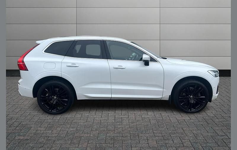 Used Volvo XC60 R-Design Pro 385 HP (283 kW) 2018 White SUV