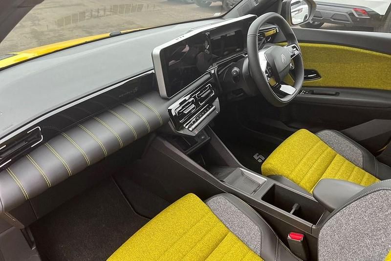 New Renault 5 E-Tech 44 kW (60 HP) 2025 Hatchback