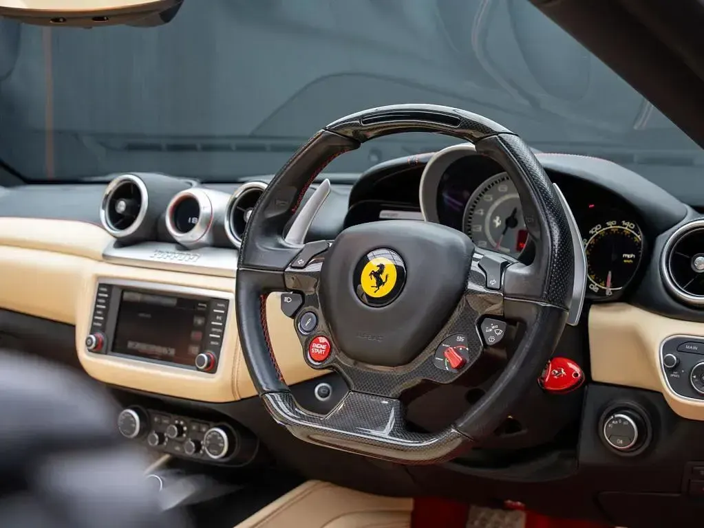 Used Ferrari California 2018 Red Cabriolet