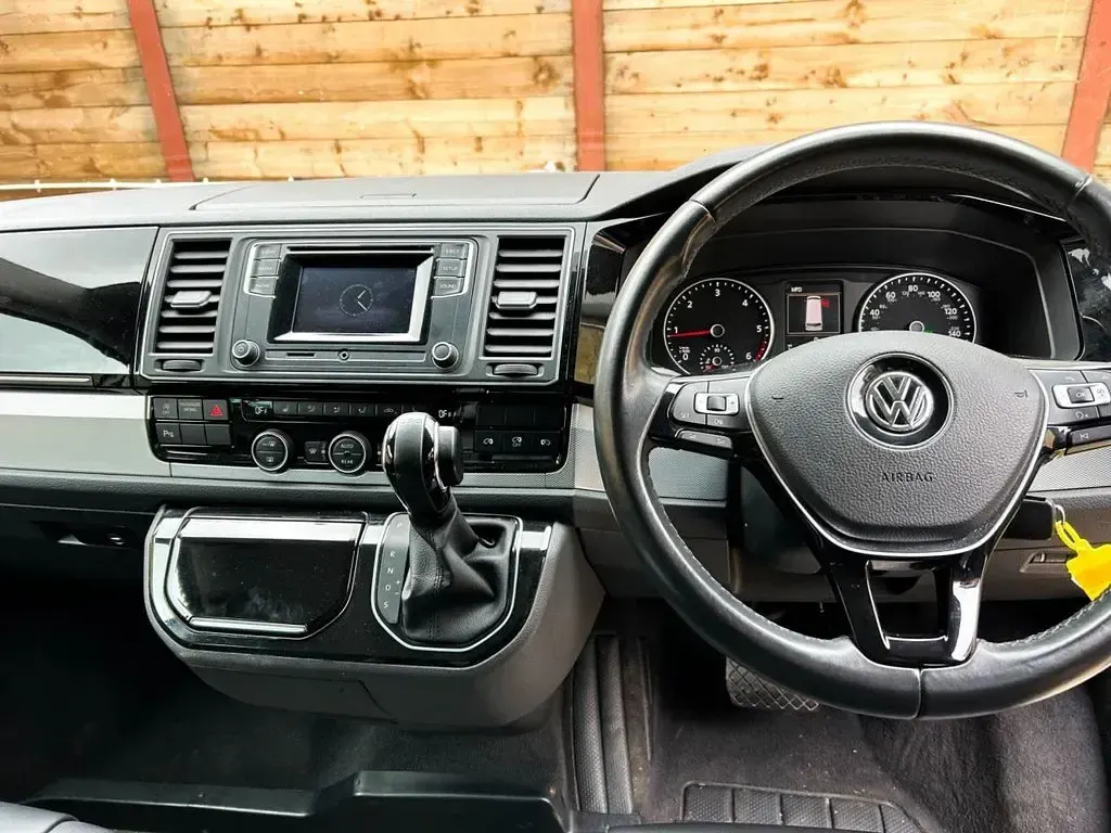 Used VW Caravelle Executive 2017 Silver Van