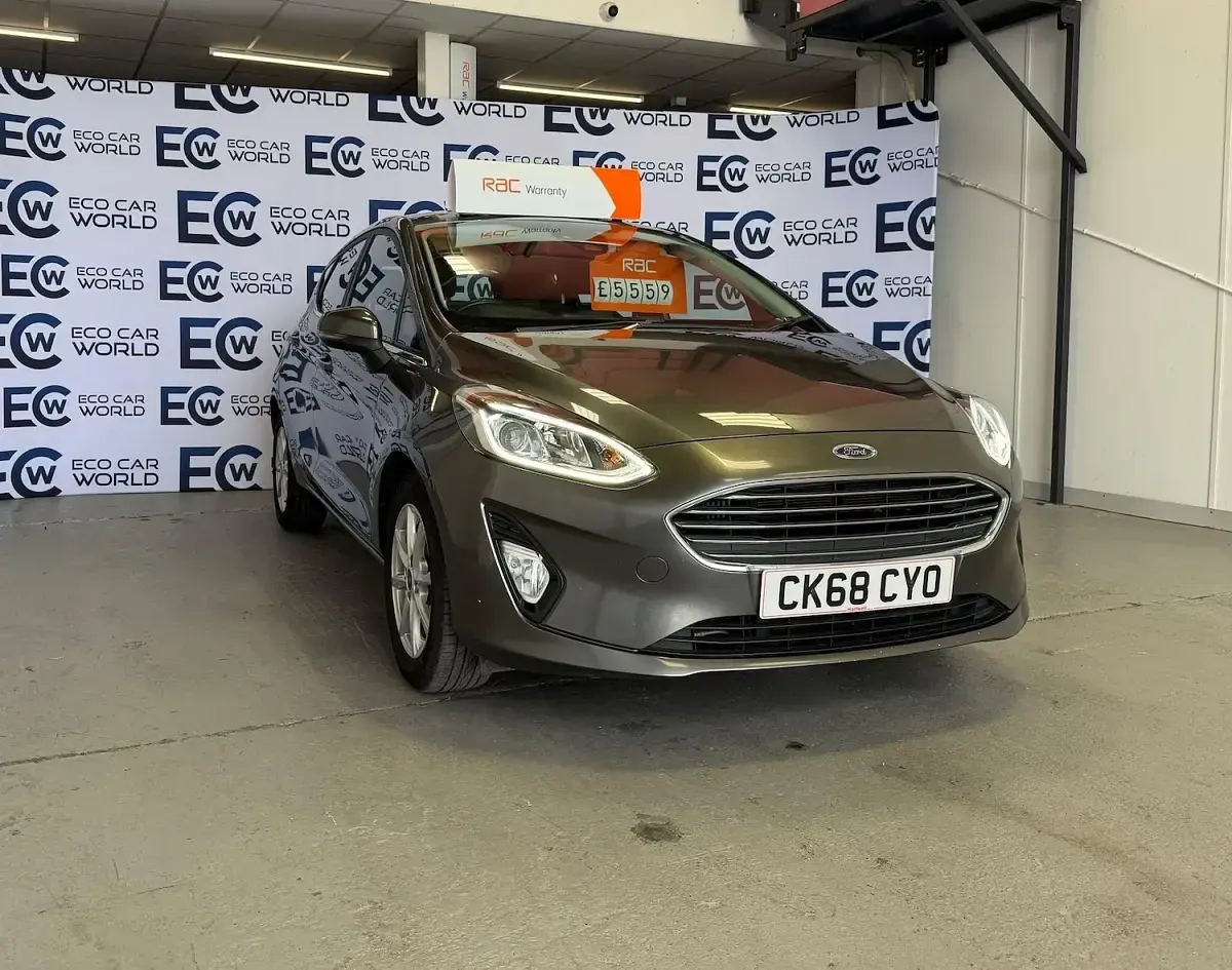 Begagnad Ford Fiesta Zetec 100 HK (73 kW) 2018 Grå Halvkombi