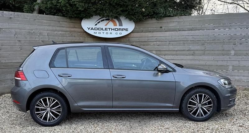 Used VW Golf VII SE 115 HP (84 kW) 2018 Grey Hatchback