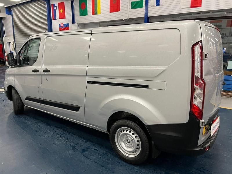 Used Ford Transit Custom 130 HP (95 kW) 2018 Silver Van