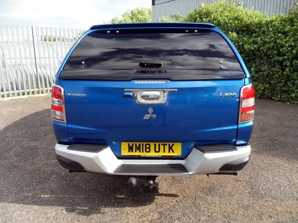 Używany Mitsubishi L200 181 KM (133 kW) 2018 Niebieski Pickup