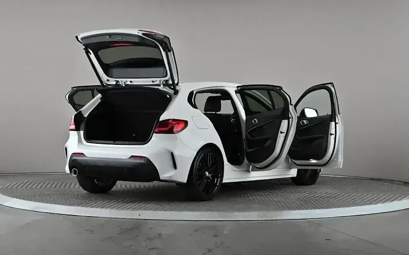 Used BMW 118 M Sport 136 HP (100 kW) 2021 White Hatchback