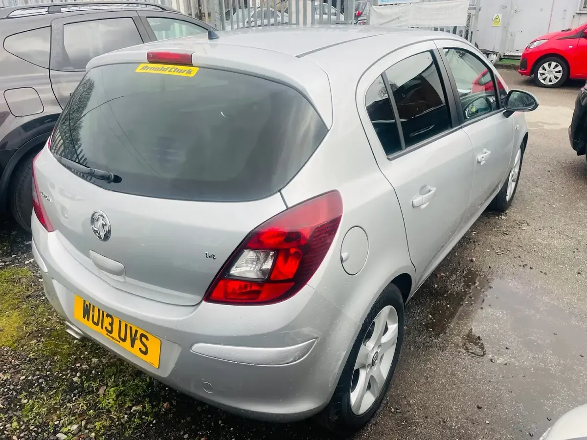 Used Vauxhall Corsa 90 HP (66 kW) 2013 Silver Hatchback