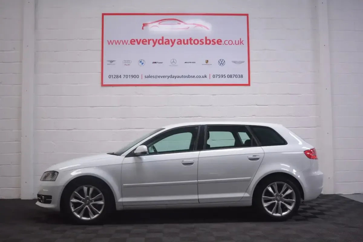 Używany Audi A3 Sport 150 KM (110 kW) 2012 Biały Hatchback
