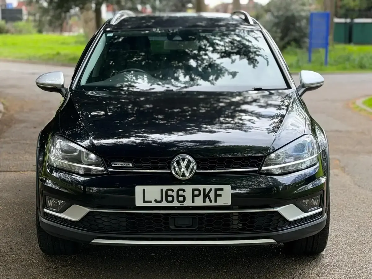 Used VW Golf VIII S 125 HP (91 kW) 2026 Black Estate