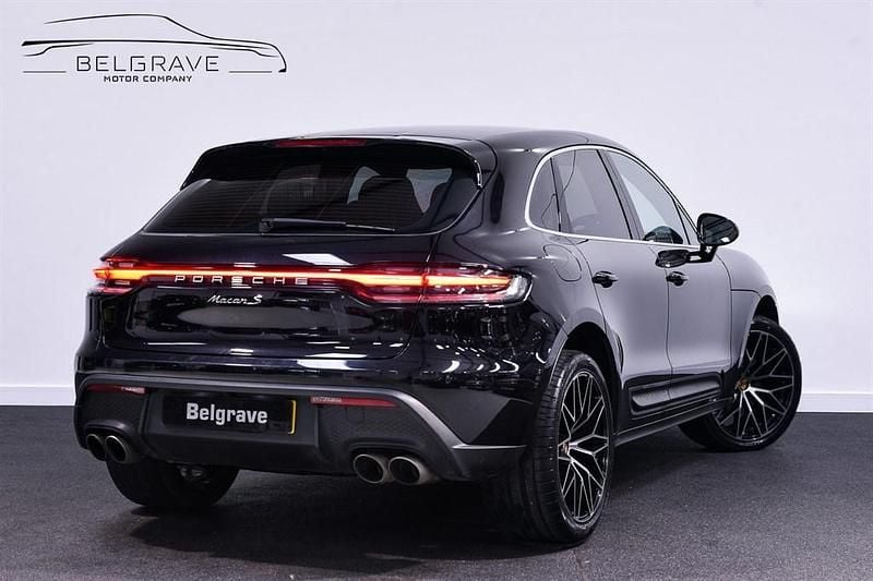 Used Porsche Macan 380 HP (279 kW) 2023 Jet black metallic SUV