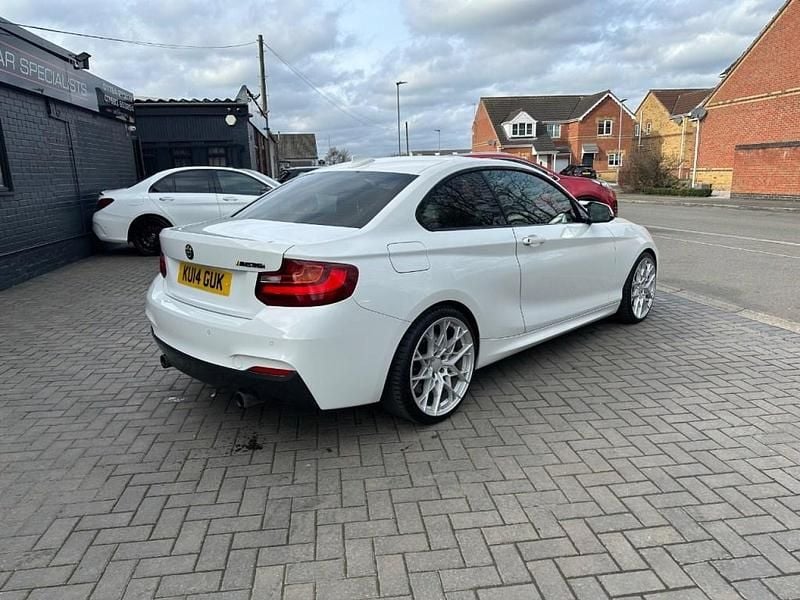 Used BMW M235 326 HP (239 kW) 2014 White Coupe