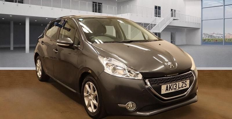 Used Peugeot 208 Active 70 HP (51 kW) 2013 Grey Hatchback
