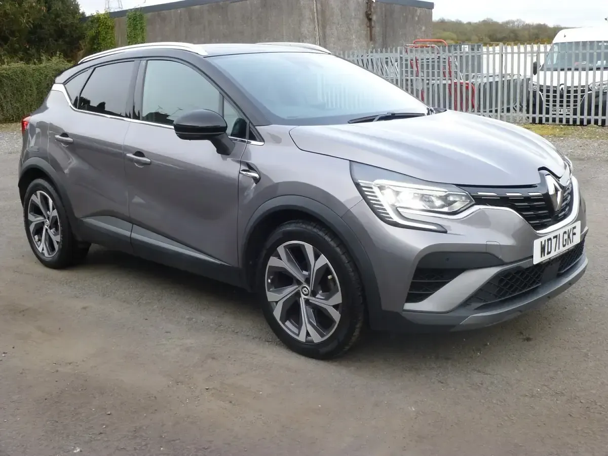 Used Renault Captur R.S. 140 HP (102 kW) 2022 Grey/black SUV