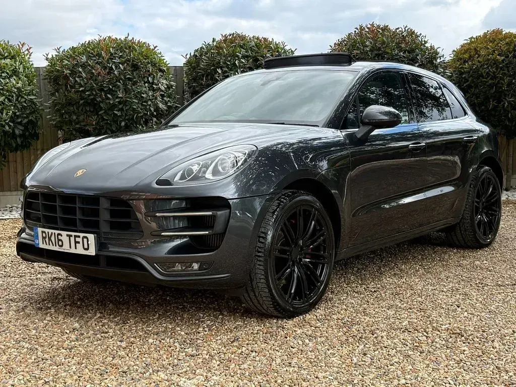 Used Porsche Macan Turbo 400 HP (294 kW) 2016 Grey SUV