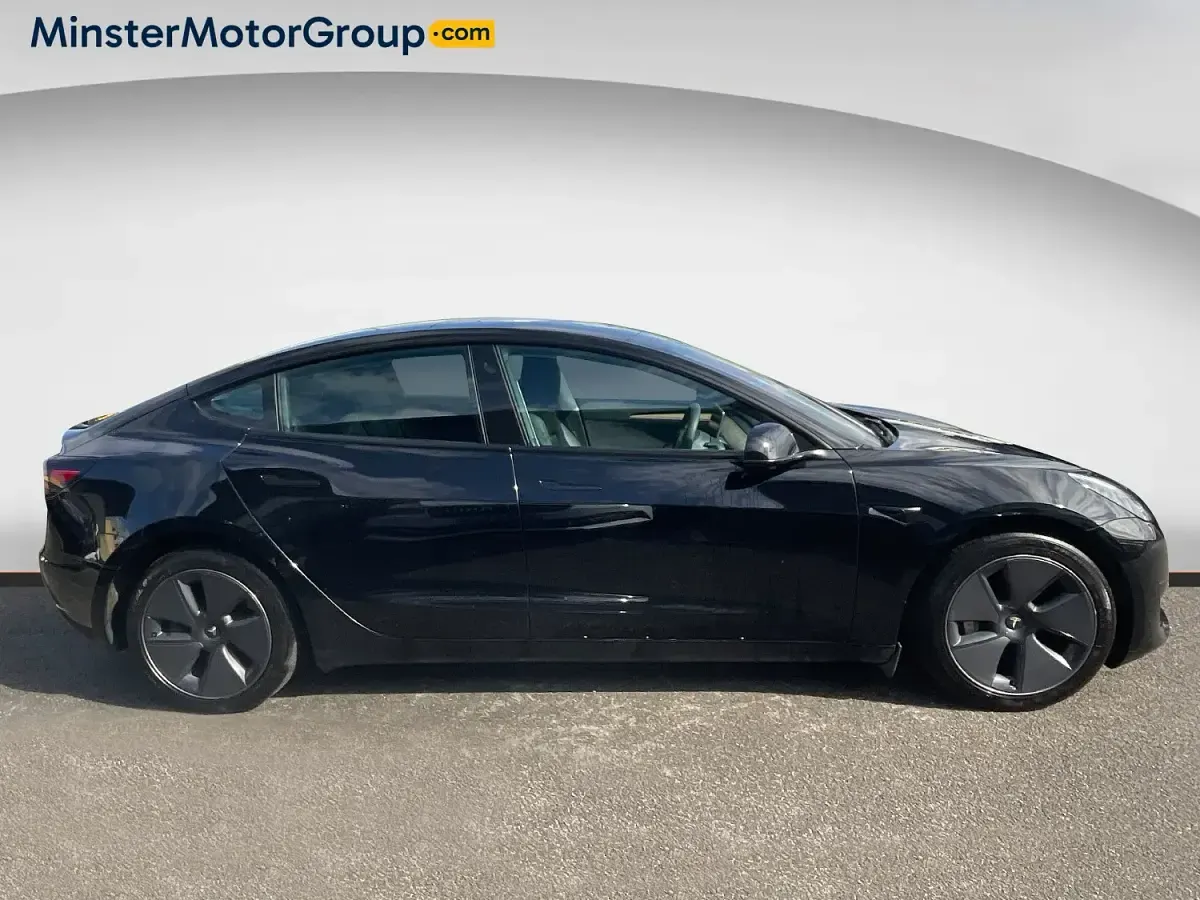 Używany Tesla Model 3 239 kW (325 KM) 2022 Czarny Sedan/Limuzyna
