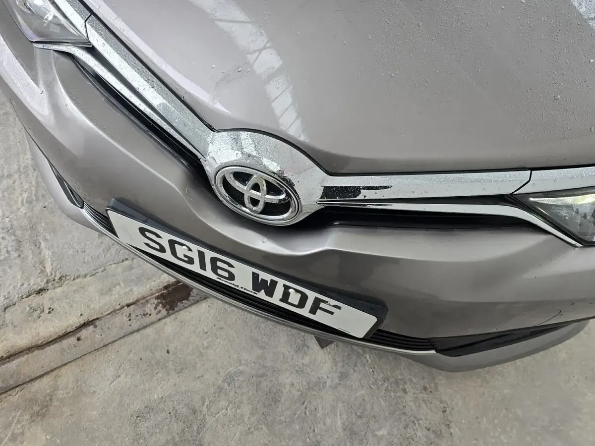 Used Toyota Auris 112 HP (82 kW) 2016 Bronze Hatchback
