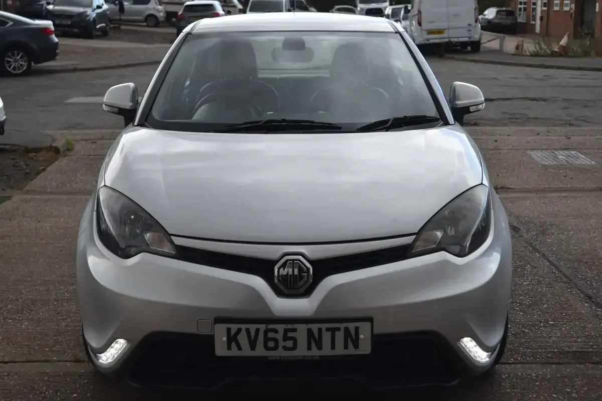 Used MG MG3 106 HP (77 kW) 2015 Silver Hatchback
