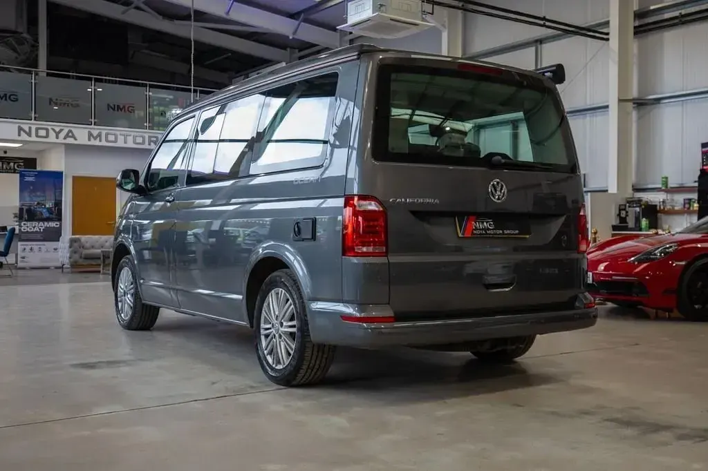 Usado VW California California 204 HP (150 kW) 2018 Cinzento Van