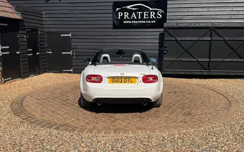 Used Mazda MX5 Inclusive 160 HP (117 kW) 2013 White Cabriolet