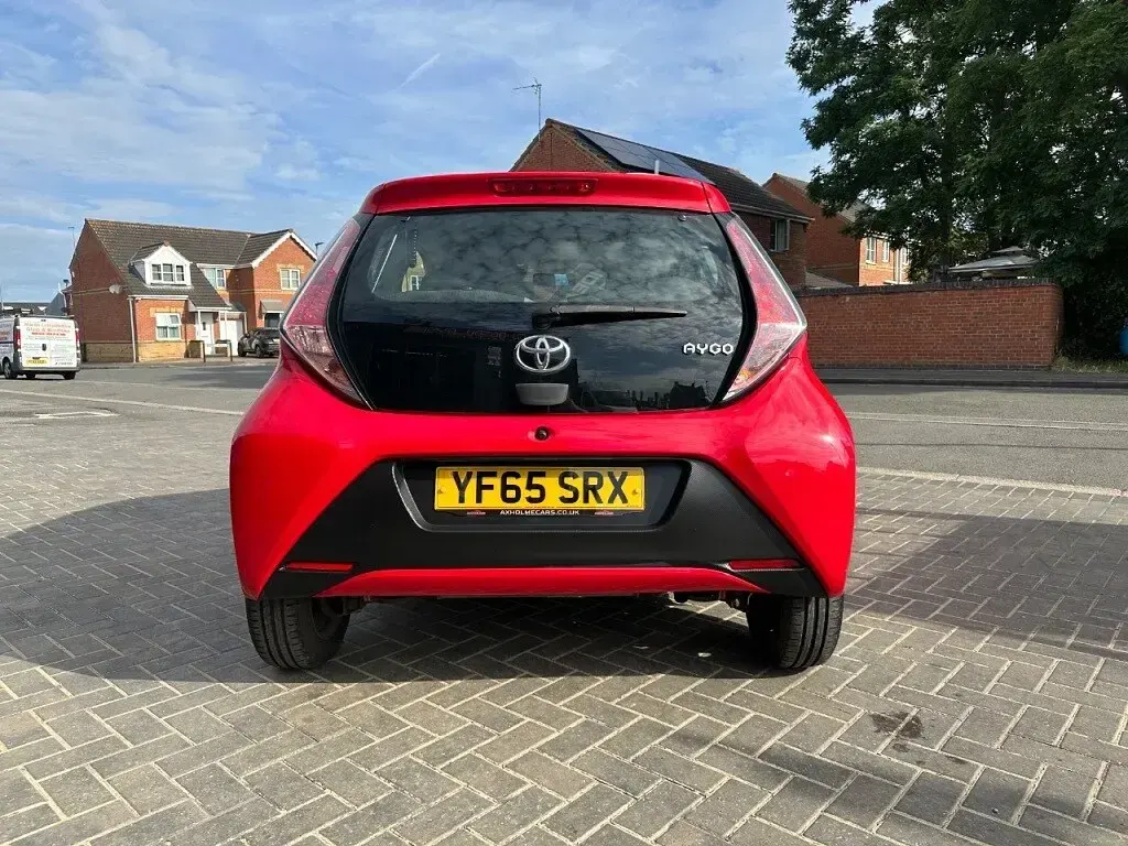 Used Toyota Aygo X-play 69 HP (50 kW) 2015 Red Hatchback