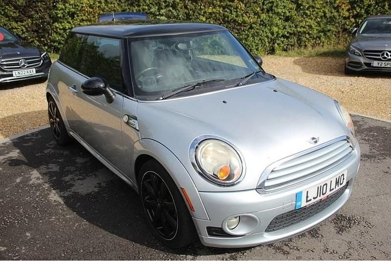 Pure silver Used 2010 Mini Cooper D Hatch Hatchback | £2,995 (Good price) - Image 1/1