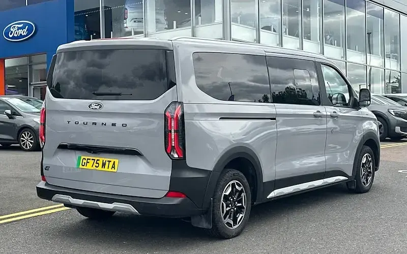 Used Ford Tourneo Active 160 kW (218 HP) 2025 MPV