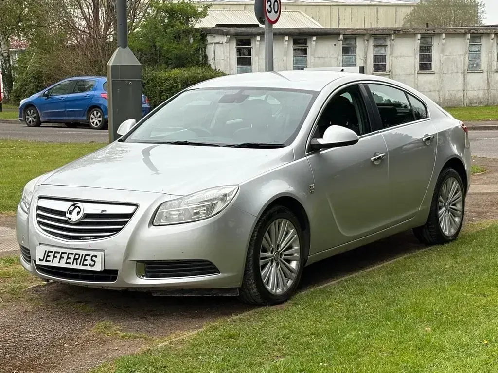 Used Vauxhall Insignia S 160 HP (117 kW) 2012 Silver Hatchback