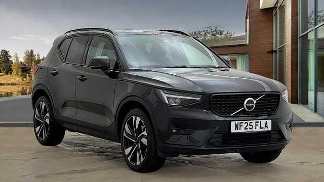 Used 2025 Volvo XC40 Plus SUV | £32,995 (Fair price) - Image 1/4