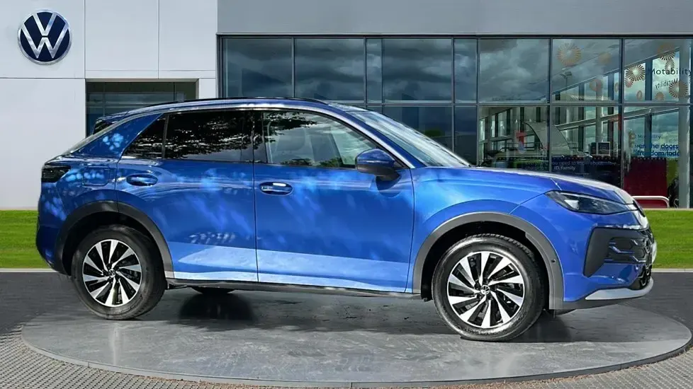 New VW T-Roc Life 150 HP (110 kW) 2026 Clearwater blue metallic SUV