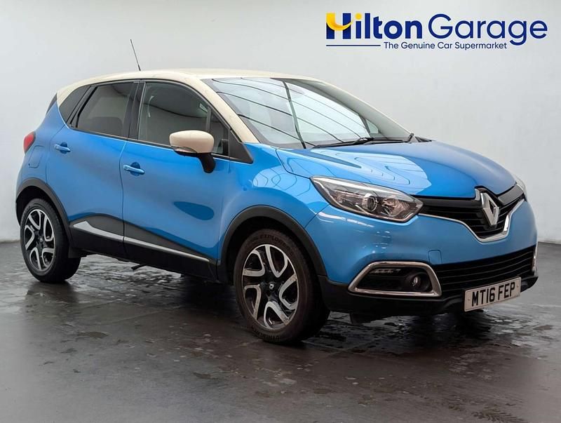 Used Renault Captur Dynamique 90 HP (66 kW) 2016 Blue/cream SUV