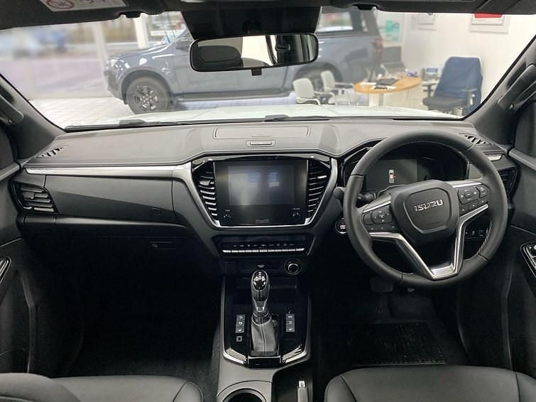 New Isuzu D-Max 2025 White Pickup