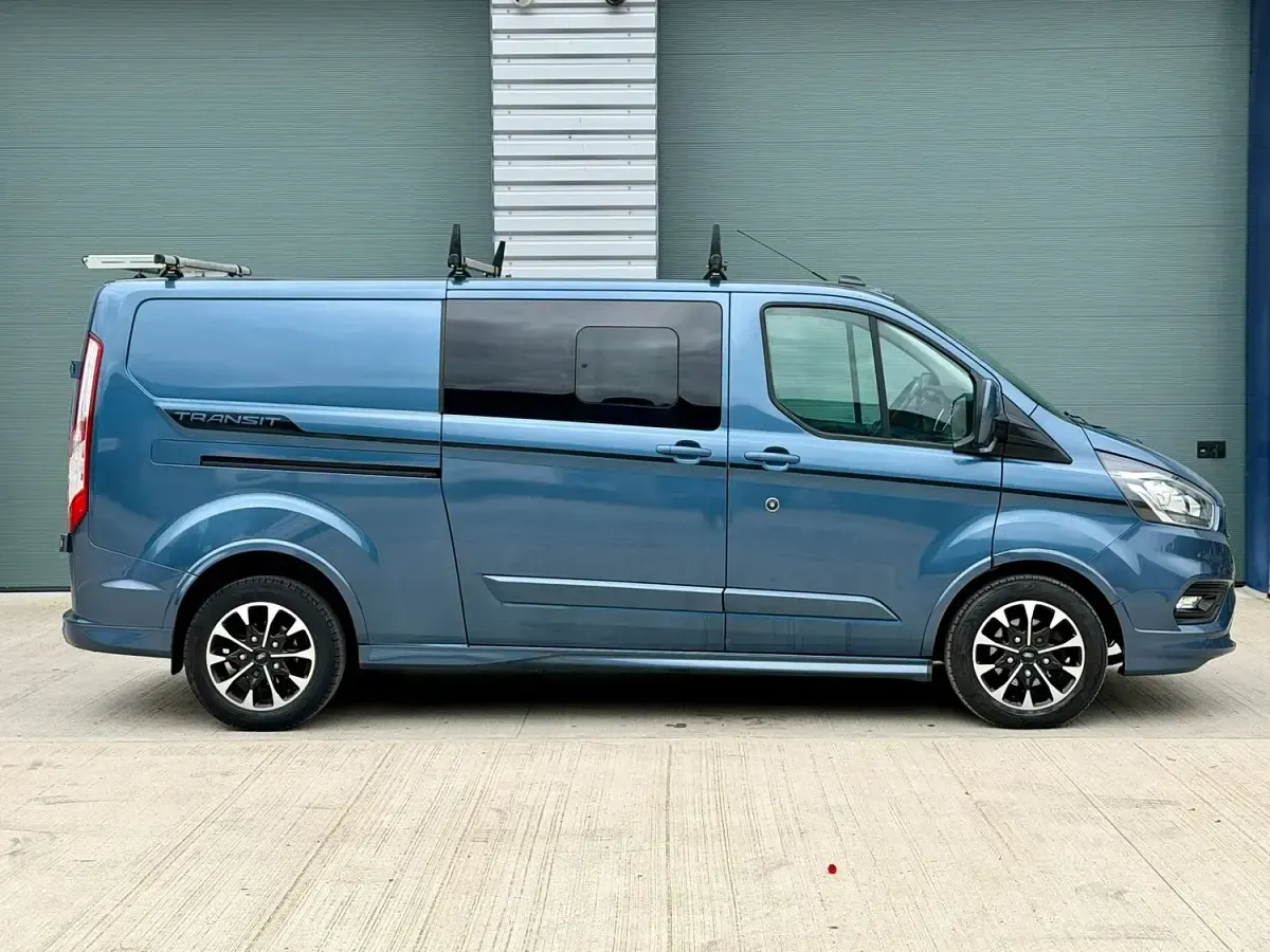 Used Ford Transit Custom Sport 185 HP (136 kW) 2020 Blue Van